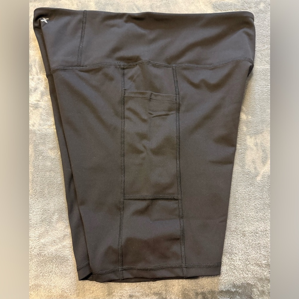 NWT Xersion EverUltra Fitted 8" Bike Shorts - Picture 5 of 5